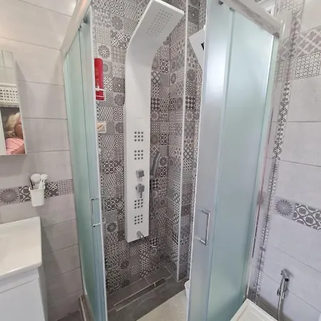 Διαμέρισμα Private 24sqm Studio In Lambi,